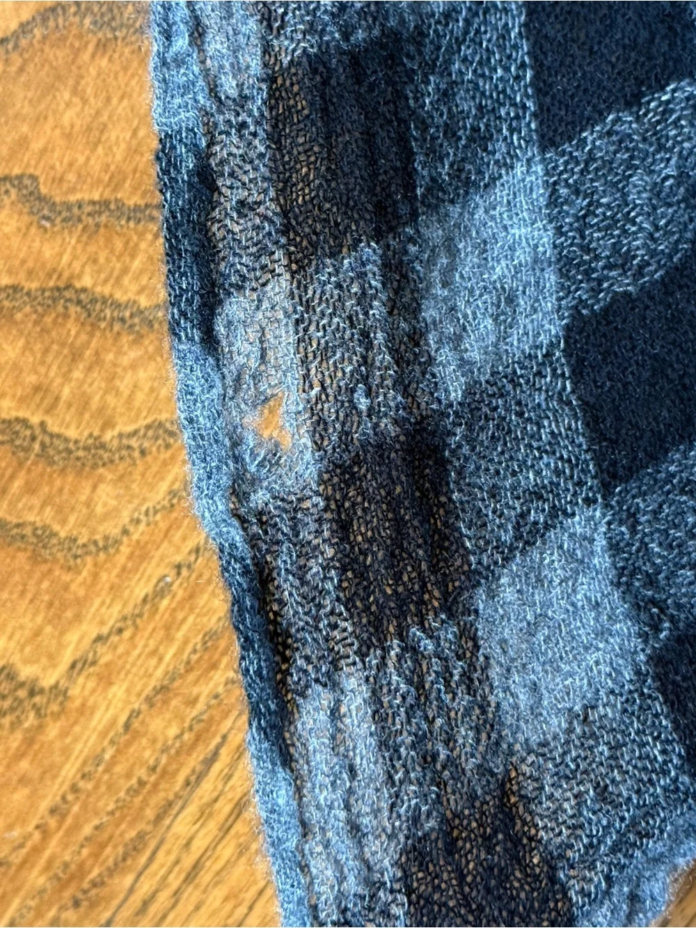 A PUNTO B Cozy Black & Gray Plaid Cashmere Scarf/ wrap
